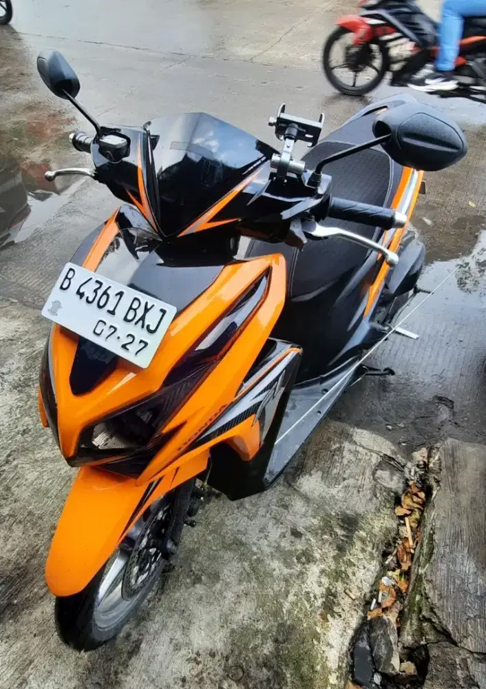 HONDA VARIO 125 KZR ORANGE