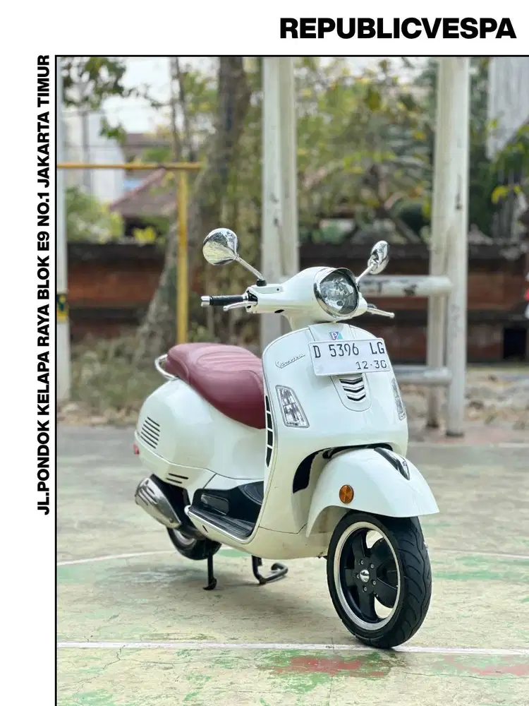 TERMURAH PIAGGIO VESPA GTS 150 3V IE TAHUN 2015 WARNA WHITE