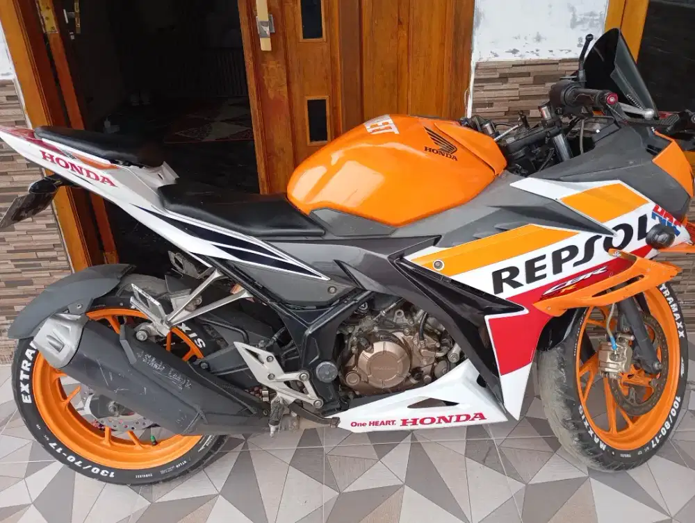 Di jual CBR 150 facelif repsol