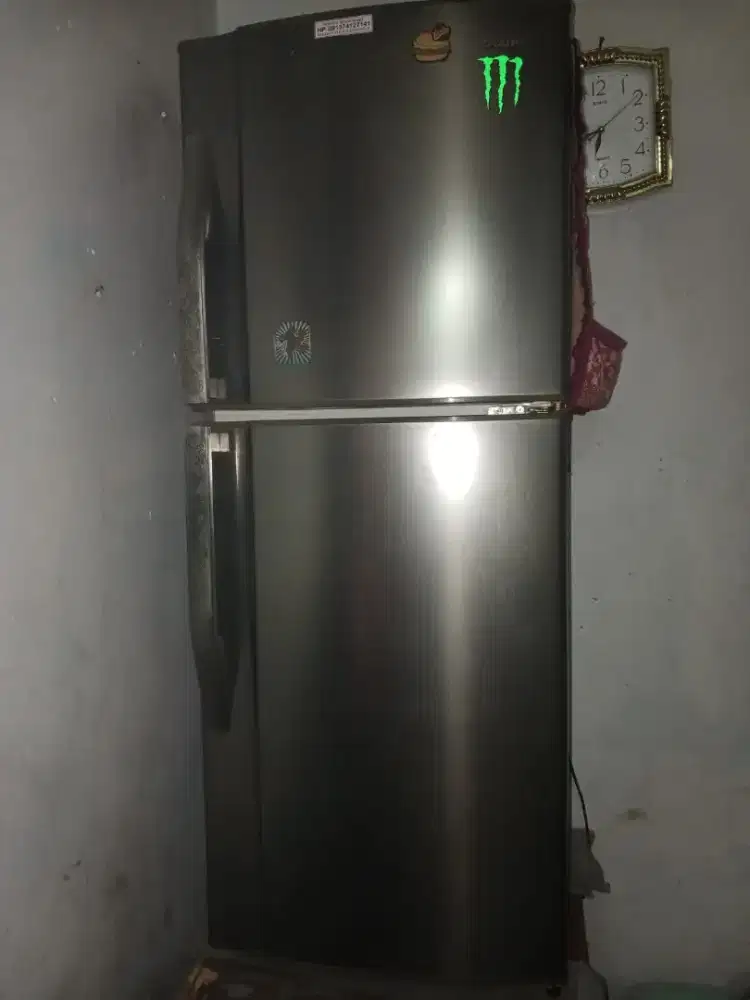 dijual Kulkas sharp 2 pintu