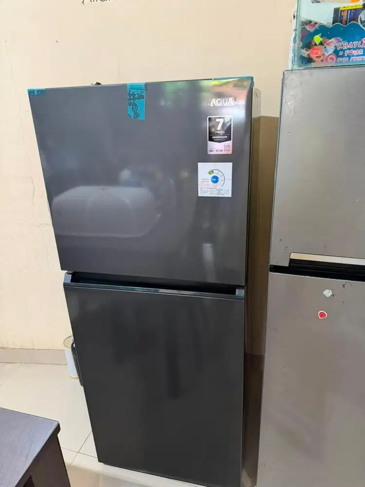 Kulkas AQUA 2 Pintu 185L AQR
