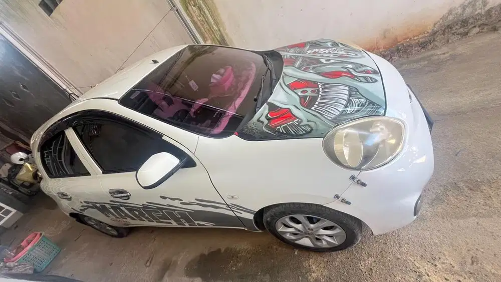 Nissan march 2013
