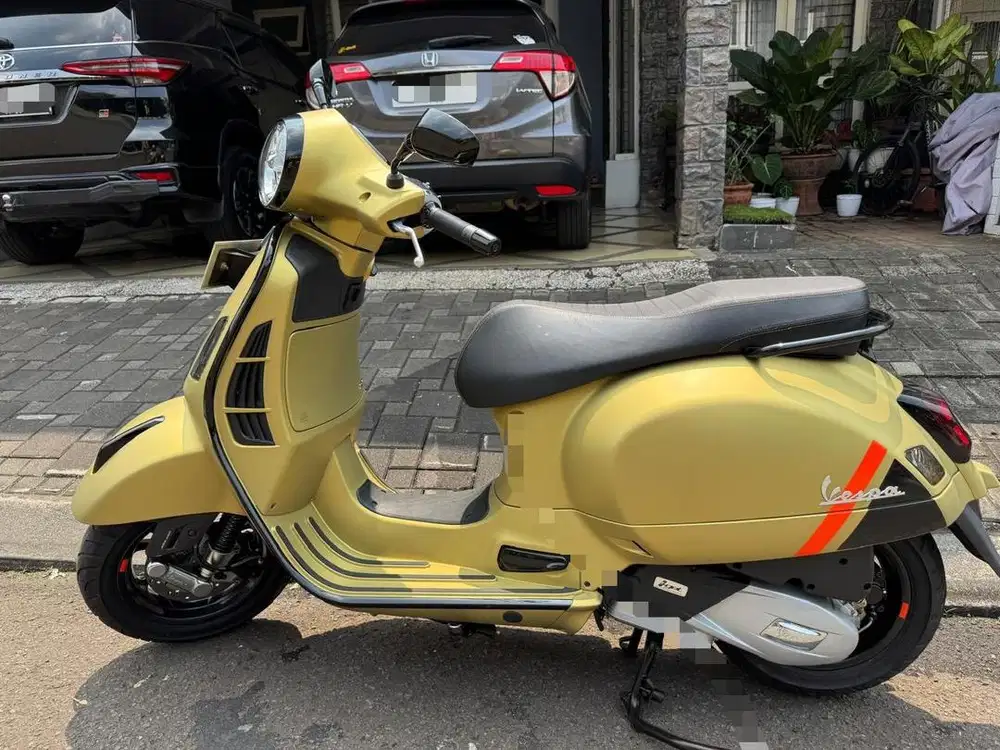 Vespa GTS 150 iGet Super Sport 2023 Km 3200 Mulus Jarang Pakai Nego