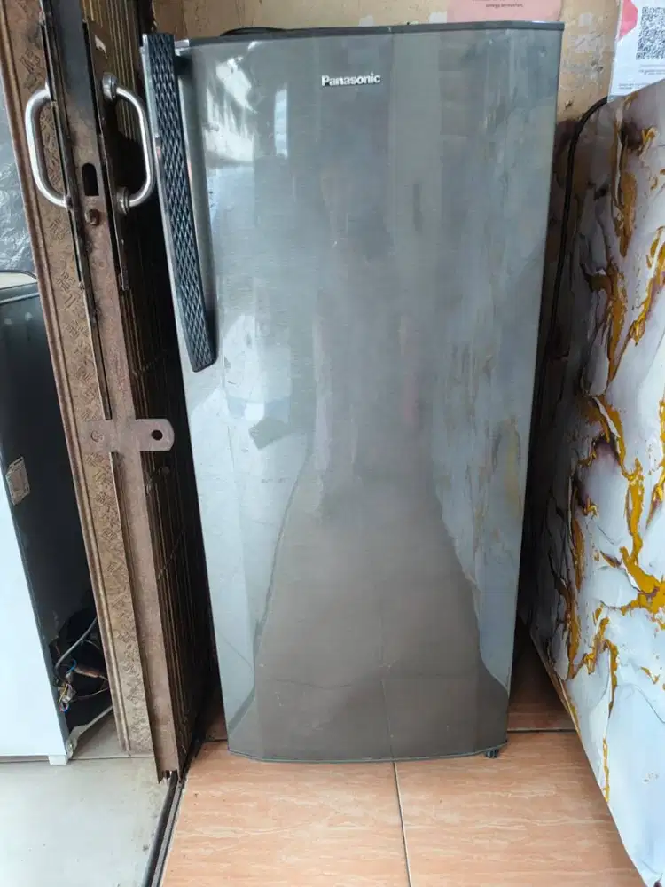 kulkas 1 pintu panasonic ukuran sedang