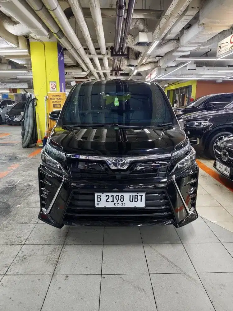 Toyota Voxy 2018 matic dp ringan good condition