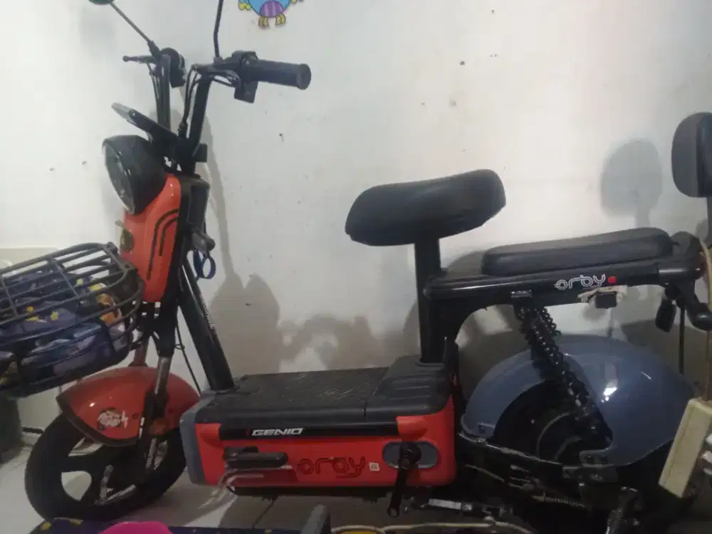 Sepeda listrik merek Genio