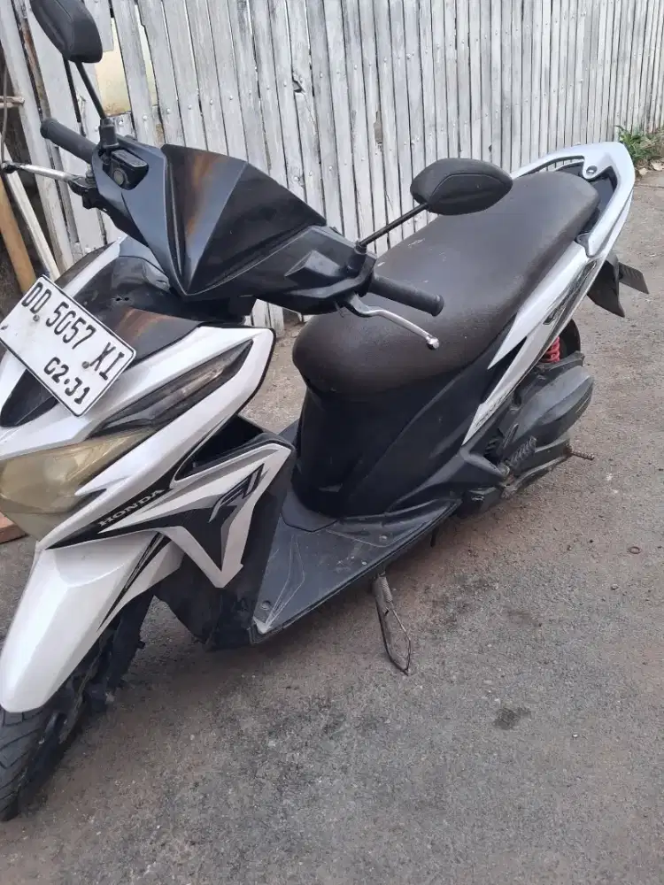 Jual santai vario 125 thn 2013