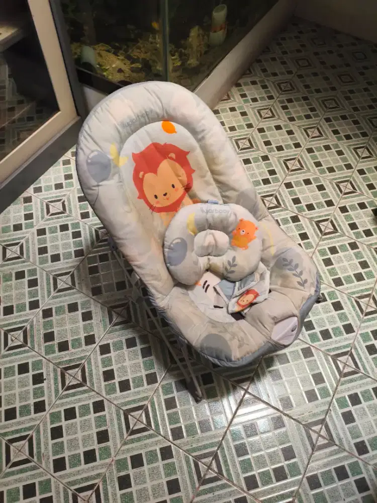 Sugarbaby Bouncer / Kursi Rehat Bayi Preloved (Lengkap Bantal Singa)
