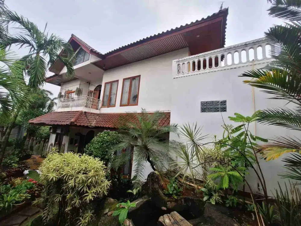 RUMAH DIJUAL DI JAKA PERMAI BEKASI BARAT ADA KOLAM RENANG