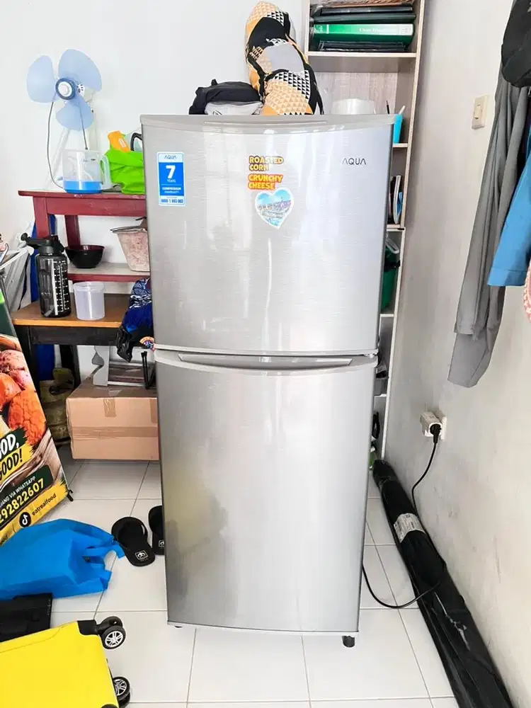 AQUA KULKAS 2 PINTU
