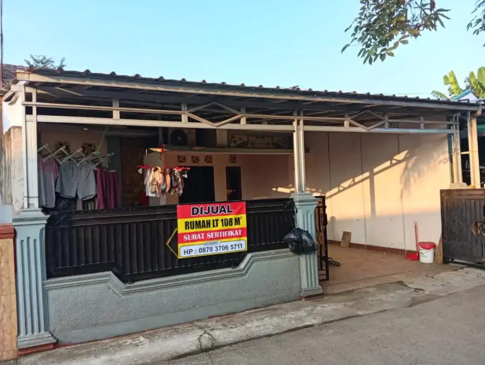 Di JUAL Rumah Pribadi siap huni masuk mobil dan ada carportnya.