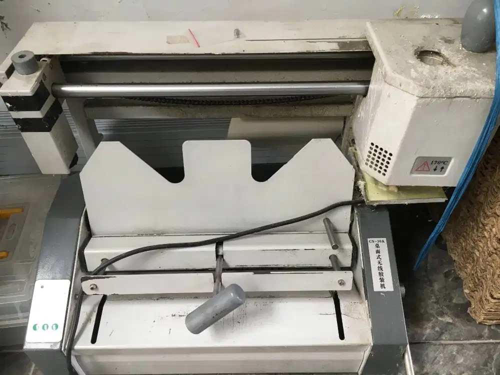 Mesin Jilid buku Bending F4 C-30A Jilid Lem Panas Softcover