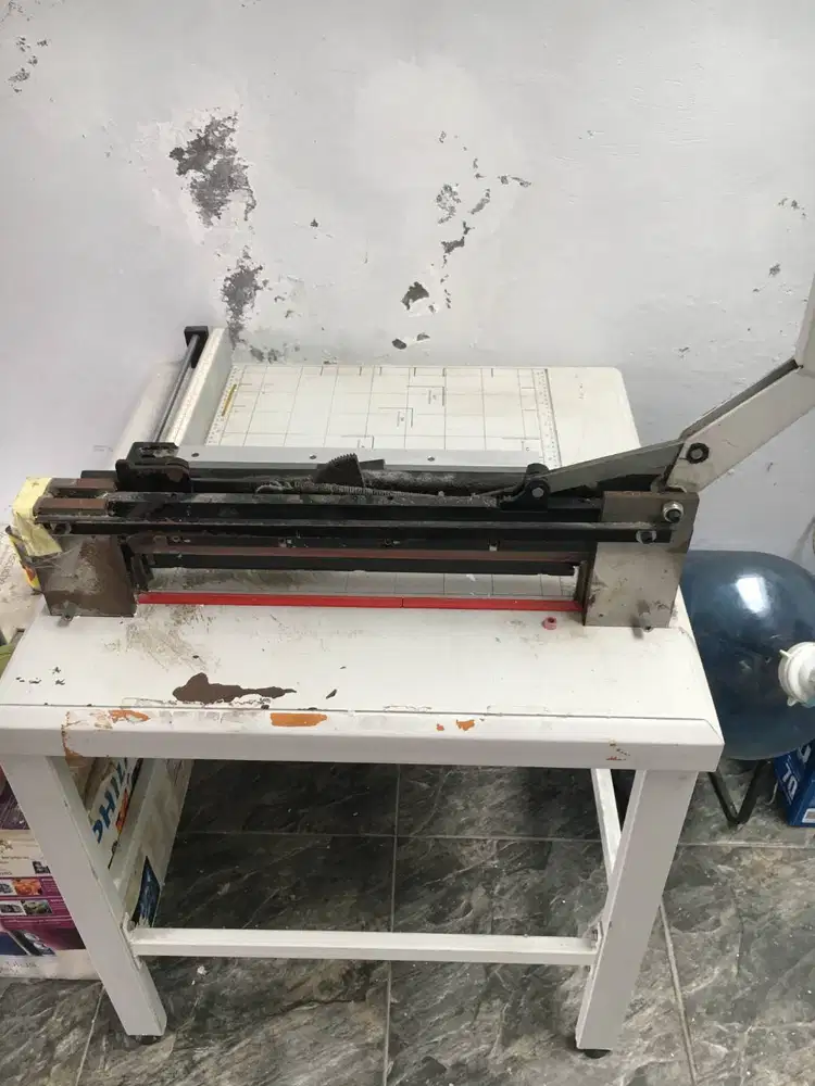 Mesin Pemotong Kertas 1 RIM 898 A3 + Kaki Meja + Pisau Cadangan