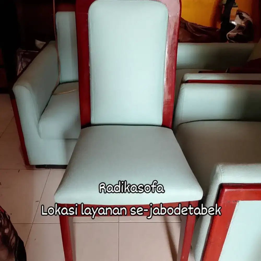 Kursi makan kain baru