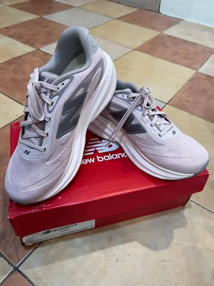 New Balance 680 V9 Running Shoes - Pink