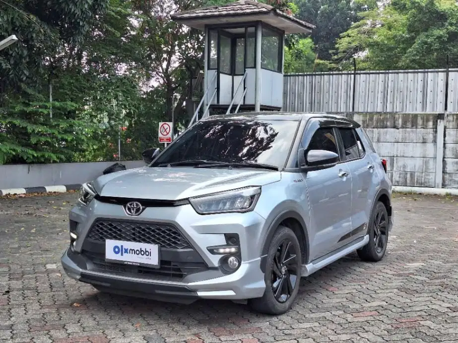 Toyota Raize 1.0 T GR SPORT Two Tone Bensin-AT 2021