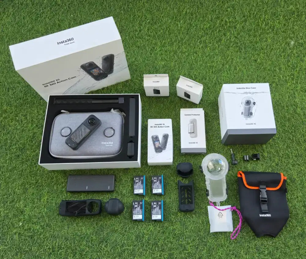 Insta 360 X5 Essential Bundle
