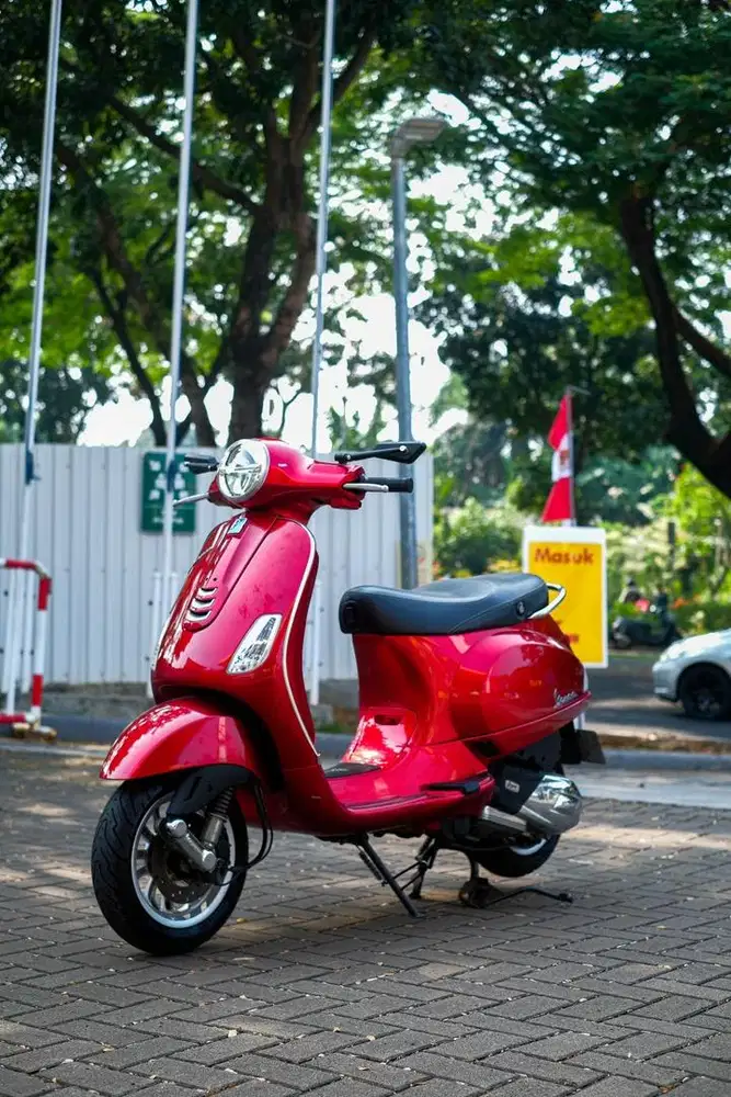 Vespa LX 125 iGet LED Rare Colour