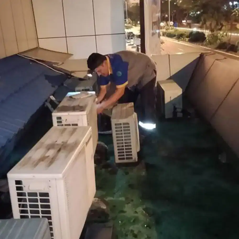 Service Ac,Kulkas,Pompa Air,Mesin Cuci dan Bongkar Pasang AC.