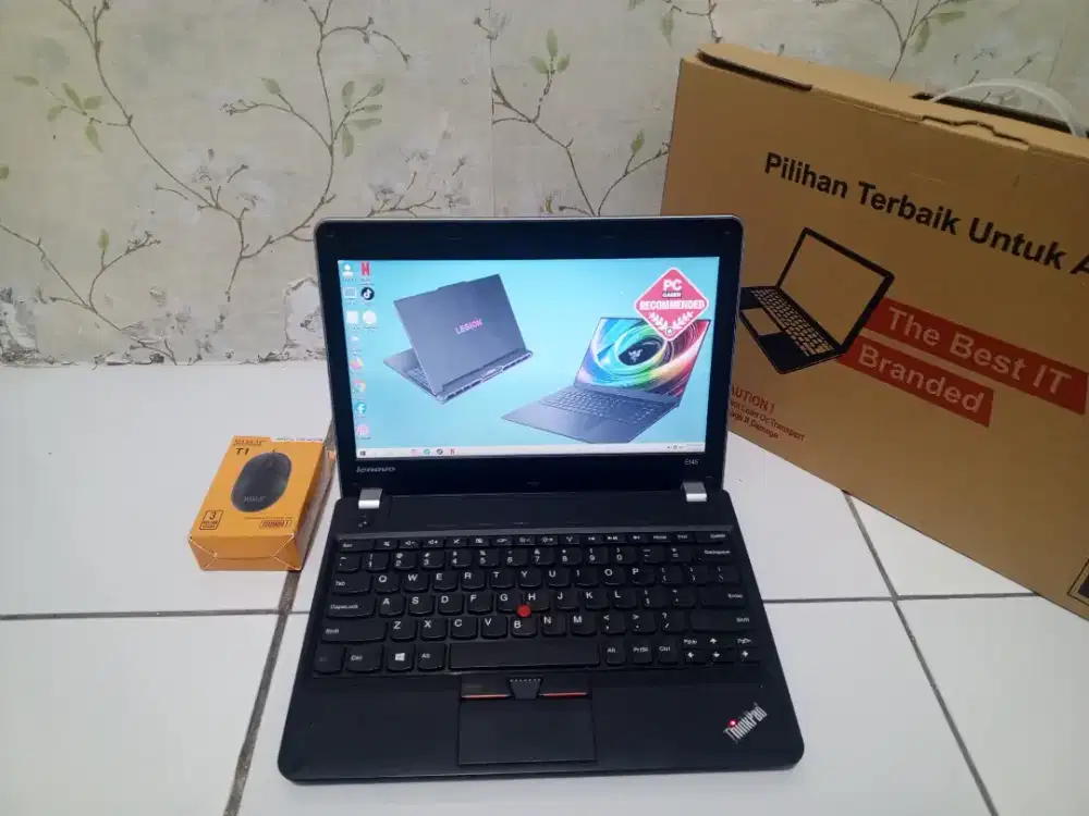 Dijual cepat laptop Lenovo edge, A4 gen 5, ram 10 GB, SSD 256 normal