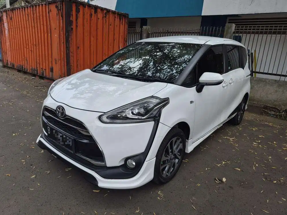Toyota Sienta Q 2017