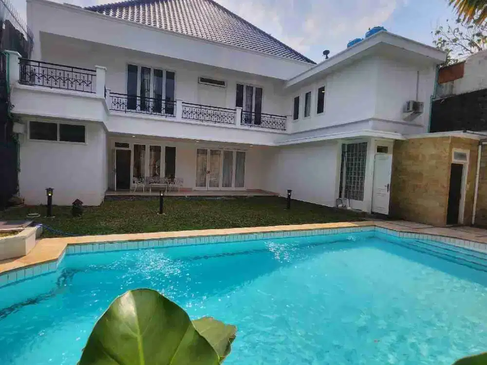 Rumah 600m², cantik dan mewah, lingkungan private dan tenang di pondok indah jakarta selatan