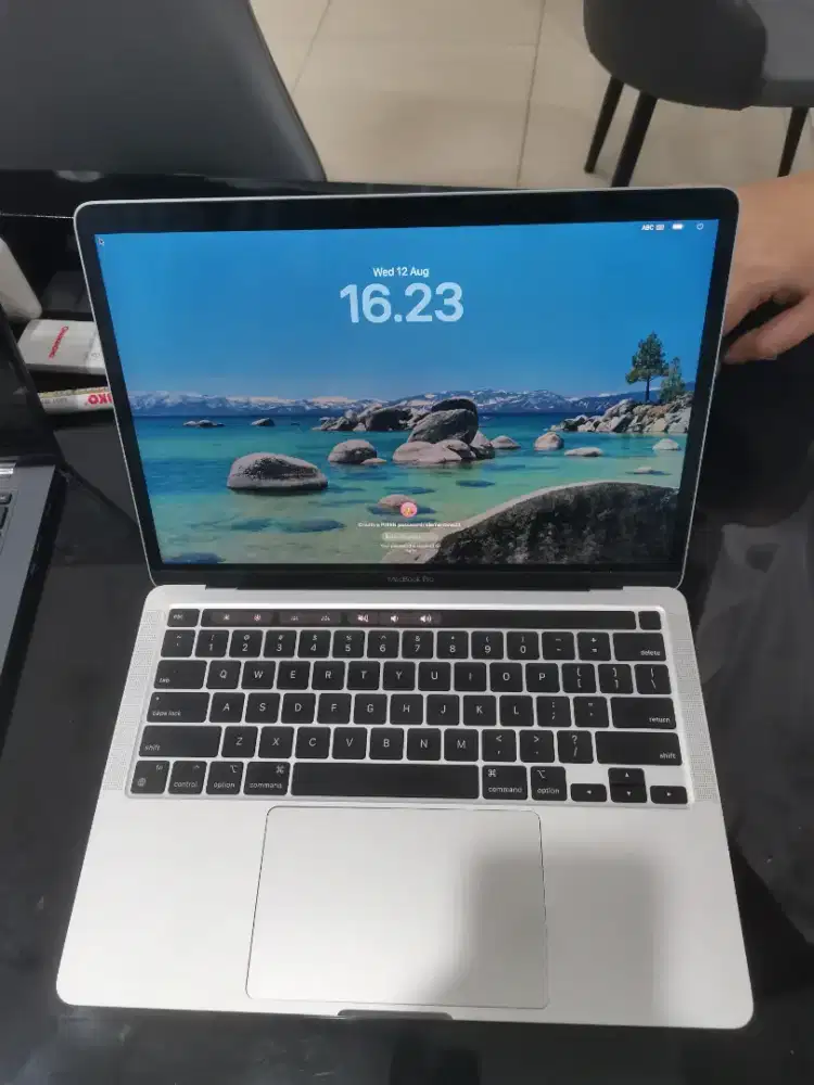 JUAL MACBOOK M1 8/258