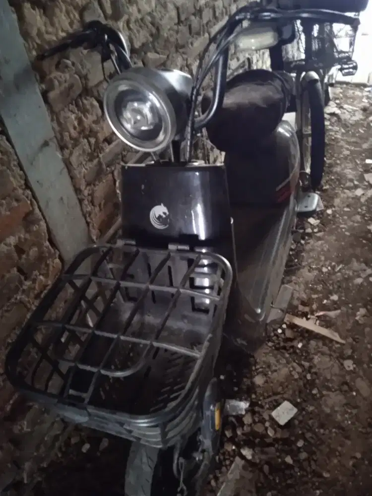 Sepeda listrik celcius
