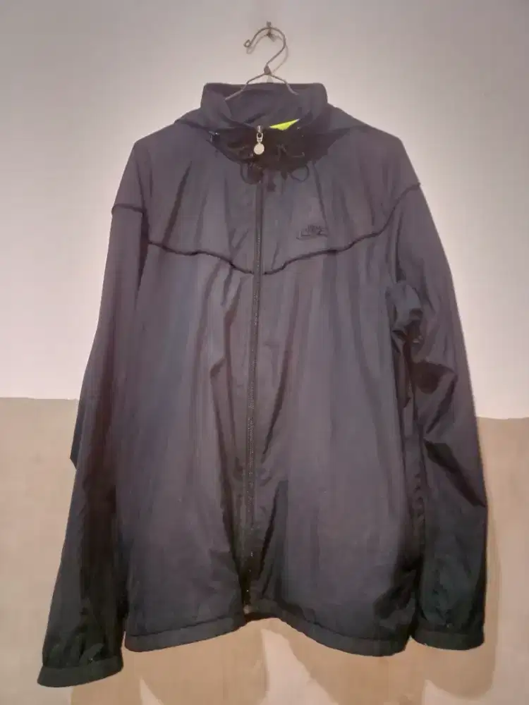 Jaket Windbreaker Nike Original Hitam Size L