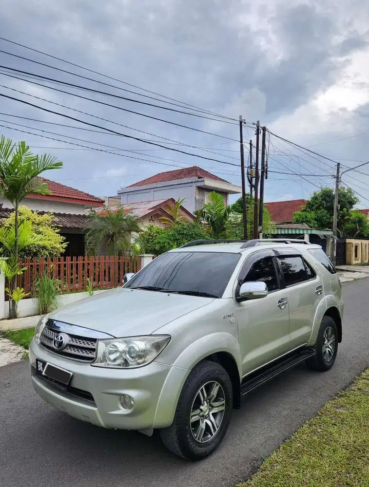 Toyota Fortuner 2.7 G Luxury Tahun 2011 A/T