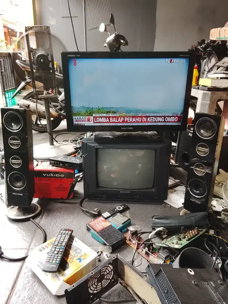 TV Polytron speaker tower 24 inch