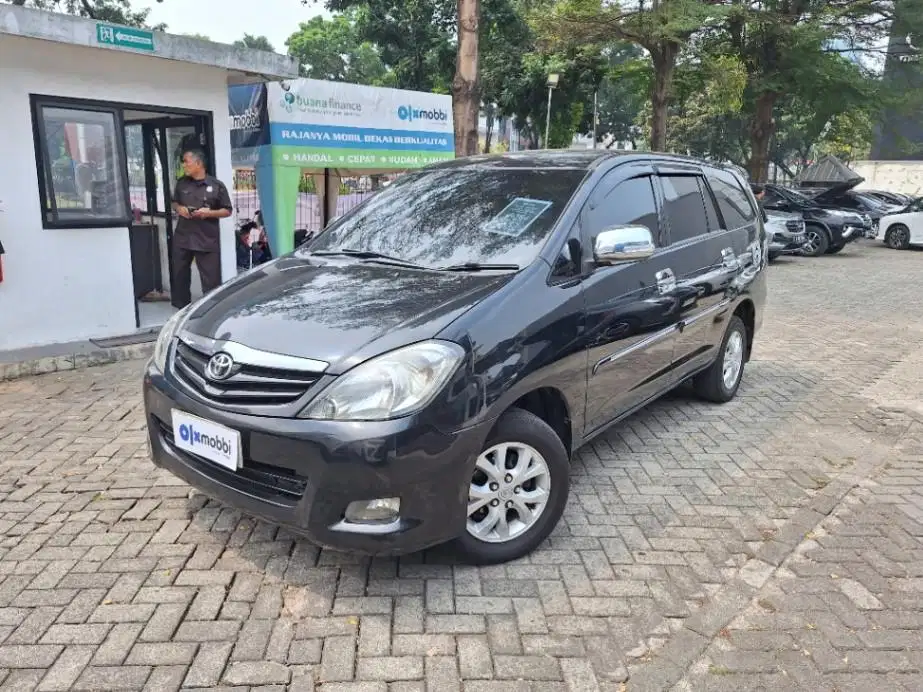 LOW DP Toyota Kijang Innova 2.0 E Bensin-AT 2011 SOE
