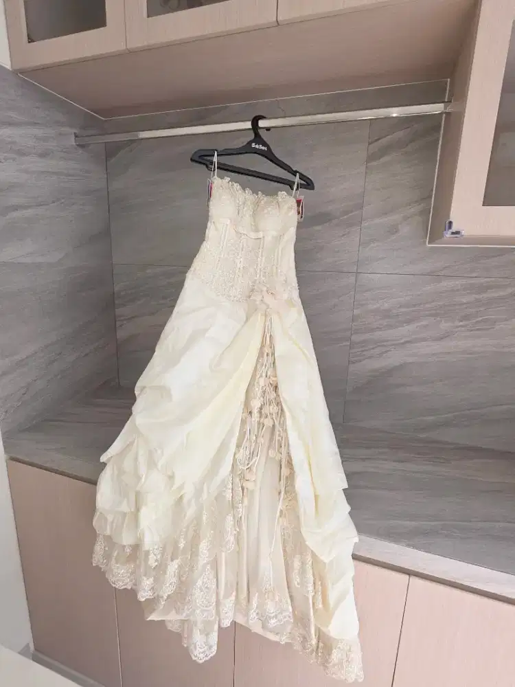 Baju Pengantin Panjang Putih
