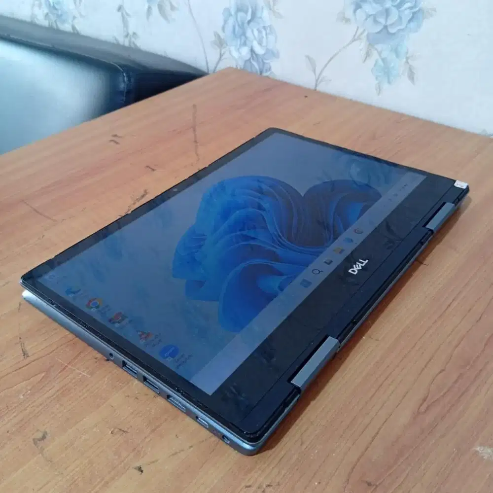 *Dell Inspiron 5482 2-in-1*