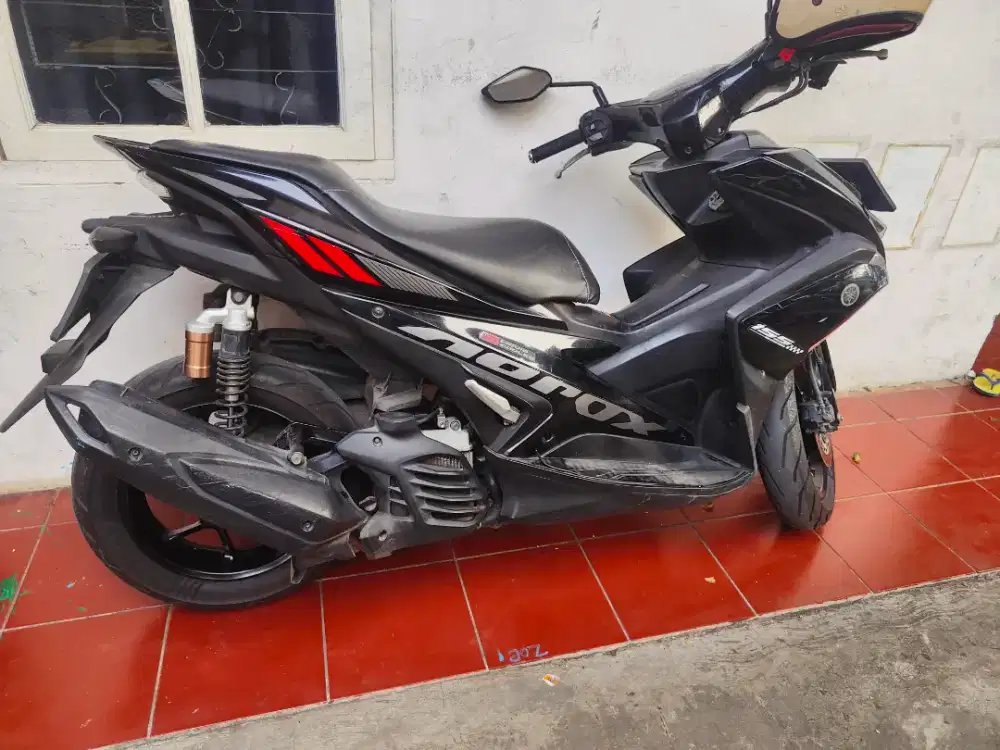 Aerox 2017 warna hitam