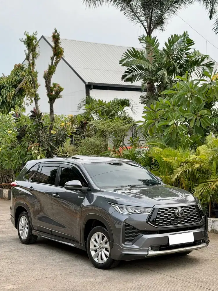 {Harga Cash} Toyota Kijang Innova Zenix V Hybrid Modelista A/T 2023