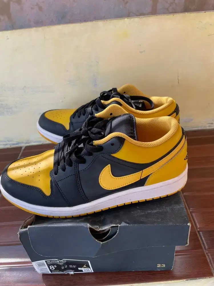 LIKE NEW AIR JORDAN 1 LOW
