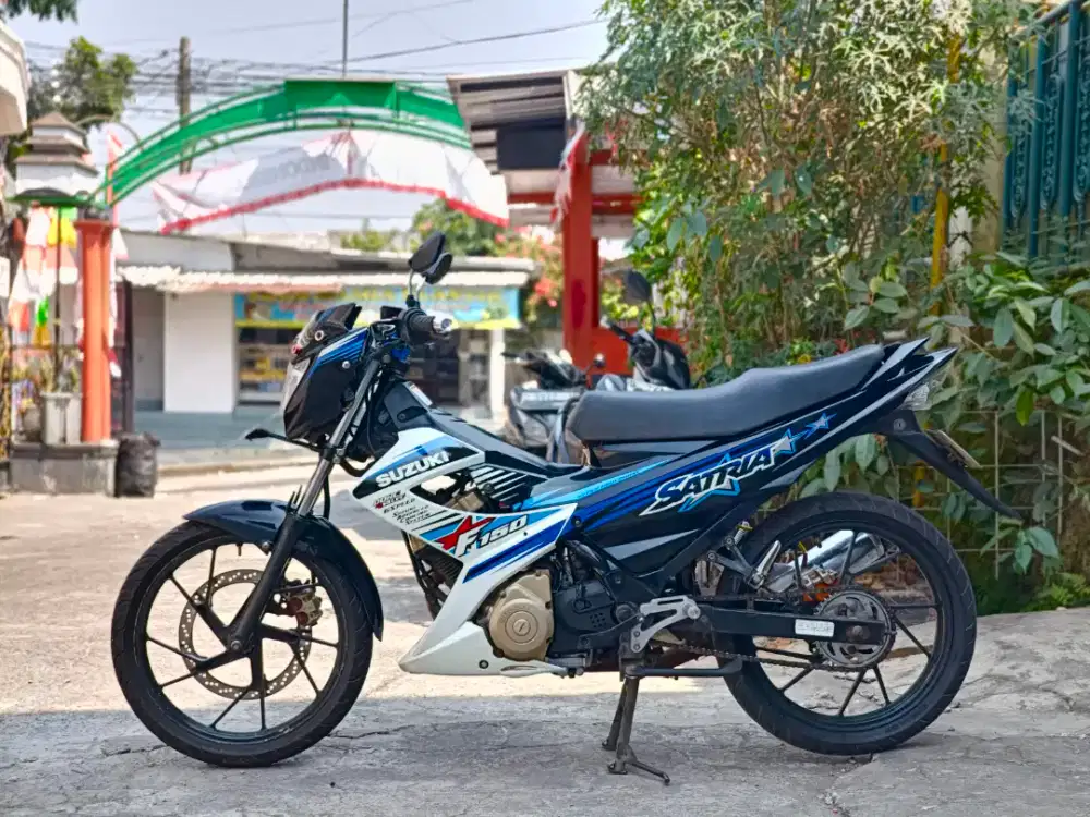Satria fu tahun 2014 full original/tt boleh gan cash lebih bagus