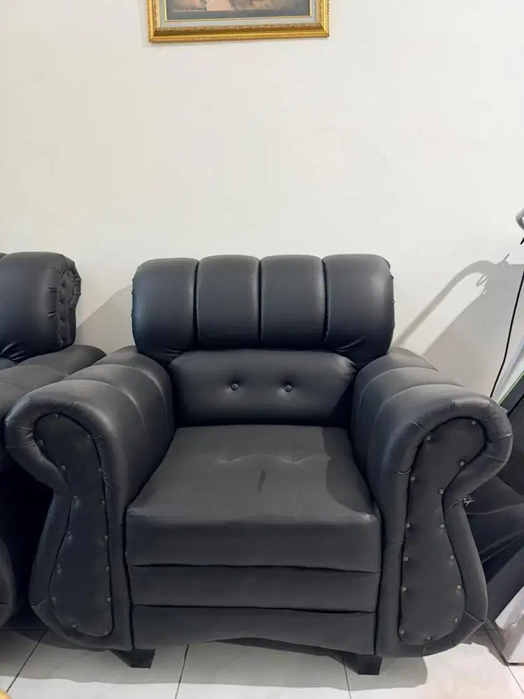 Jual Sofa 1 Set 3 Kursi + Meja – Kondisi Terawat