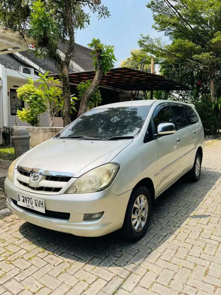 Toyota Kijang Innova 2006 Bensin