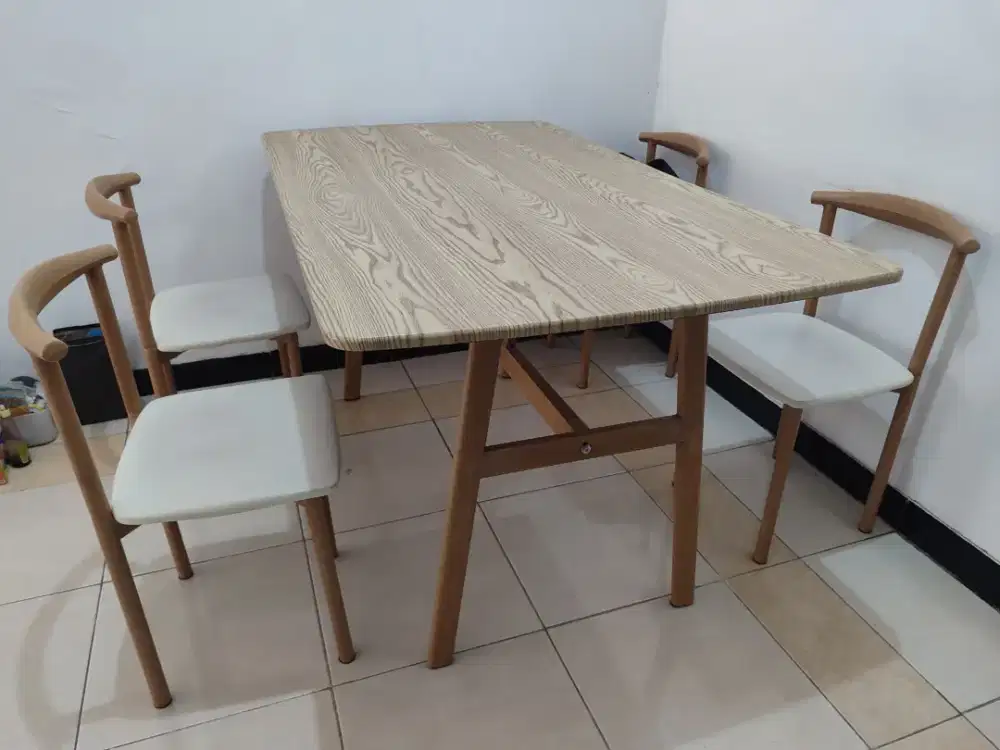 Meja makan+kursi kayu minimalis