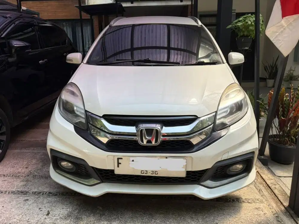 Honda Mobilio RS CVT (Automatic)