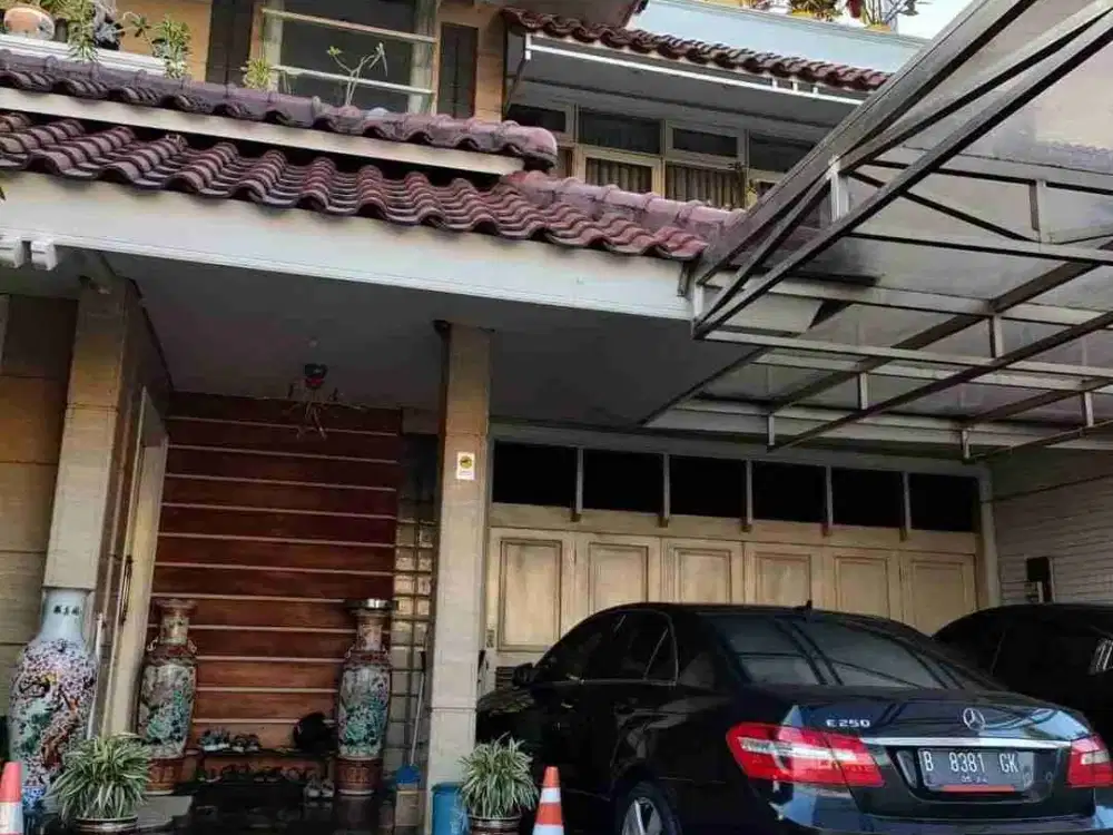 JUAL RUMAH PONDOK INDAH LOKASI STRATEGIS PINGGIR JALAN SHM JAKARTA SELATAN DEKAT DENGAN MALL PIM