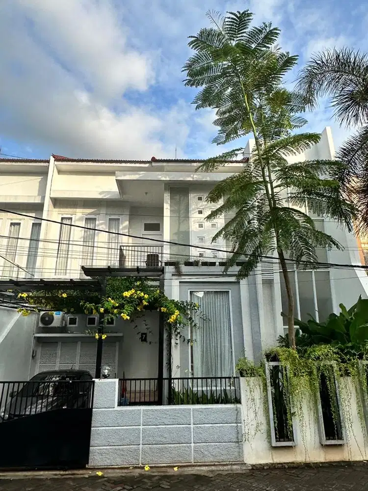 Disewakan Rumah 2 Lantai Full Perabot Perum Gardenia Estate