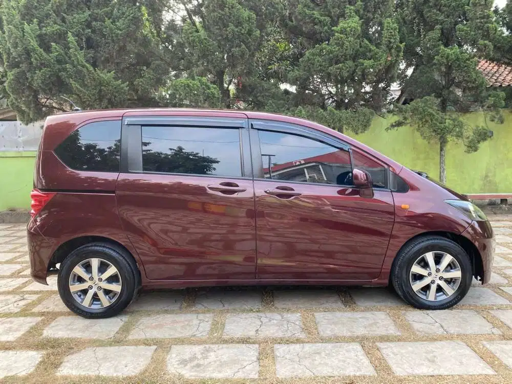 Honda Freed 2009 Bensin