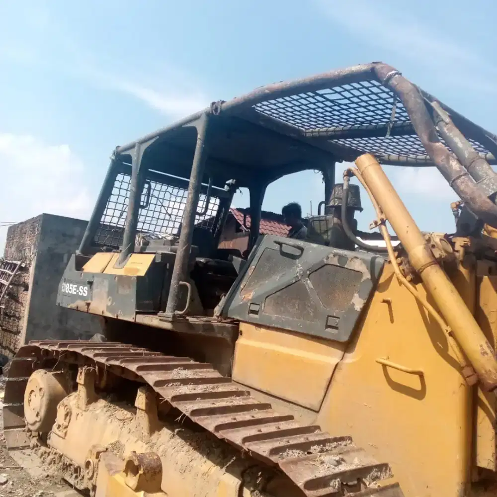 DOZER KOMATSU D85 ss-2