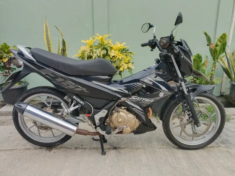 Suzuki Satria F 150cc thn 2015 mesin halus siap pakai di Tangerang