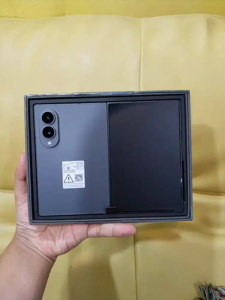 Samsung galaxy Z Fold 8 12/512GB sein like new