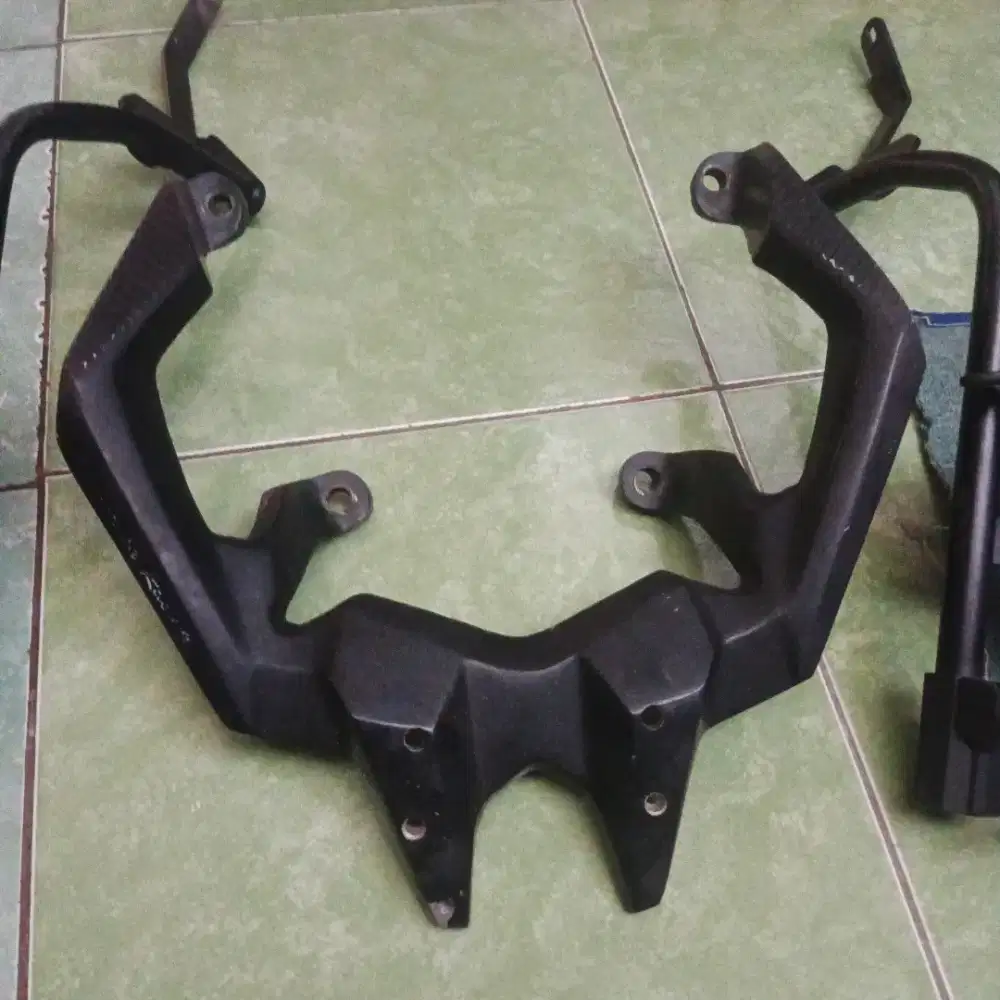 Behel Belakang Adv Touring