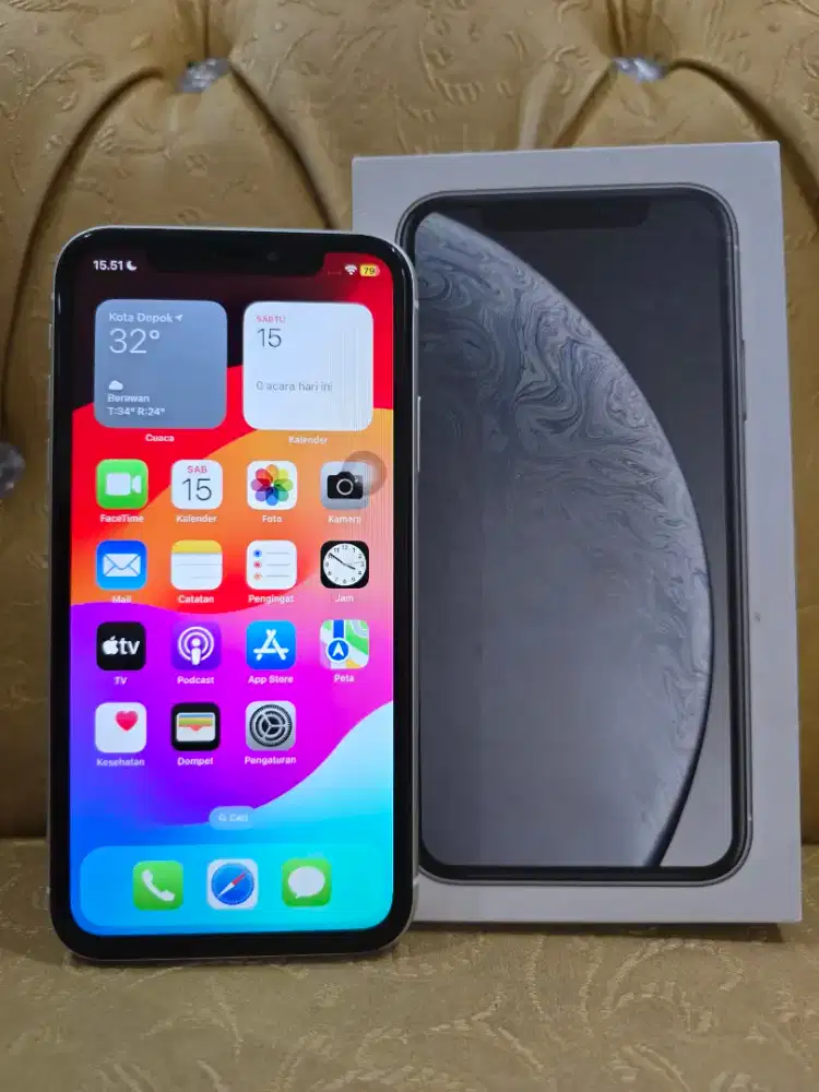 iPhone XR 64GB Fullset Putih — WiFi Only